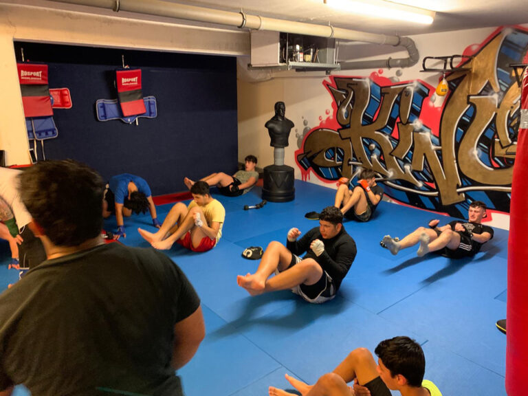 KING MMA KÖLN | Wir machen dich fit! MuayThai, Ringen, K1, Fitness